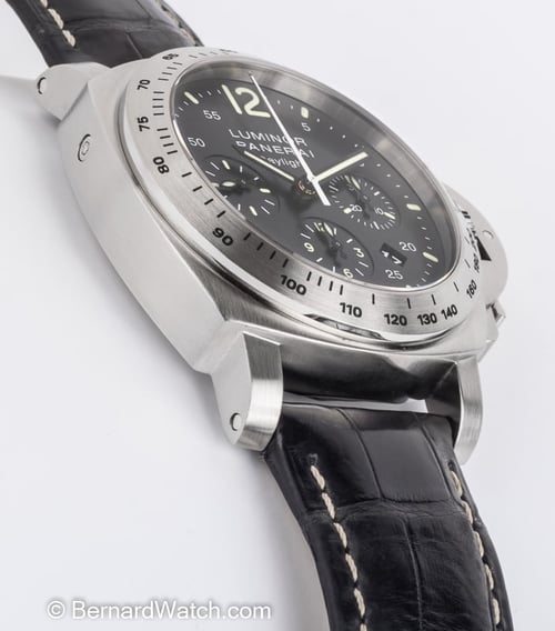 9' Side Shot of Luminor Daylight Chronograph