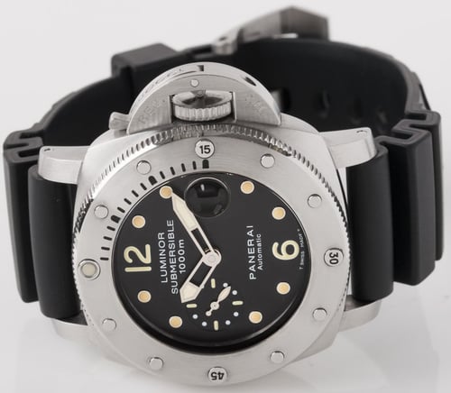 Front View of Luminor 1950 1000m Submersible -Tritium