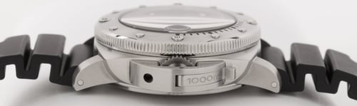 Crown Side Shot of Luminor 1950 1000m Submersible -Tritium