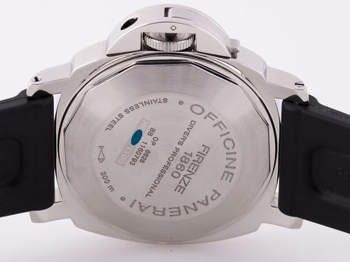 Caseback of Luminor Submersible