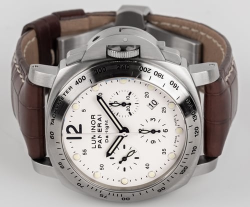 Front View of Luminor Daylight Chronograph