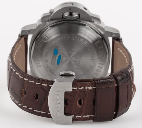 Rear / Band View of Luminor Daylight Chronograph
