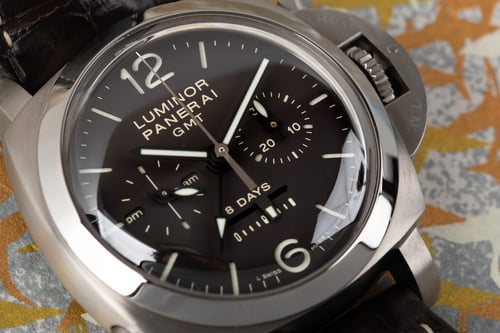 Extra Shot of Luminor 1950 Titanium 8 Days Chrono Monopulsante GMT