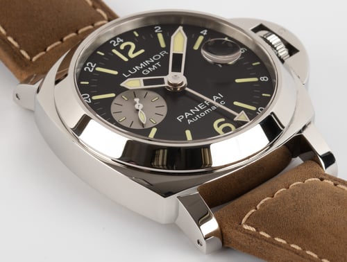 9' Side Shot of Luminor GMT