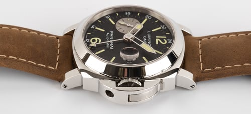 Crown Side Shot of Luminor GMT