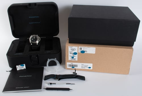 Box / Paper shot of Luminor Submersible 1950 3 Days Auto 42mm