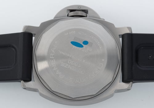 Caseback of Luminor Submersible