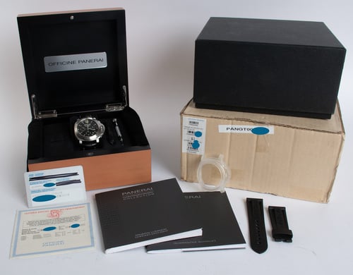 Box / Paper shot of Luminor Daylight Chronograph