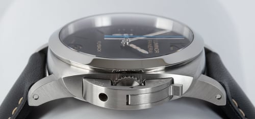 Crown Side Shot of Luminor 1950 Chrono Flyback