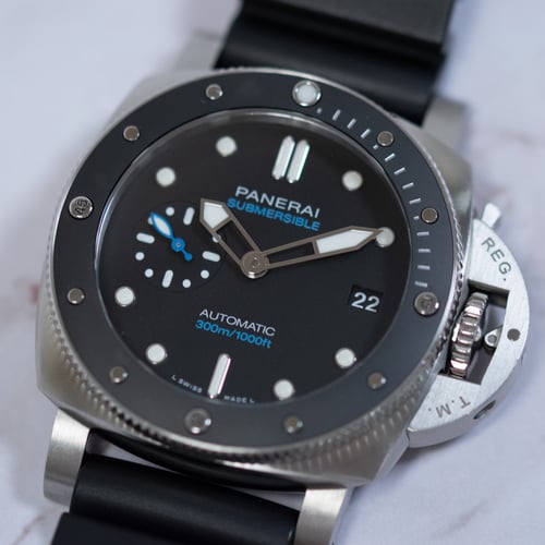 Extra Shot of Luminor Submersible
