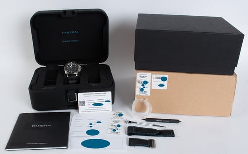 Box / Paper shot of Luminor Submersible