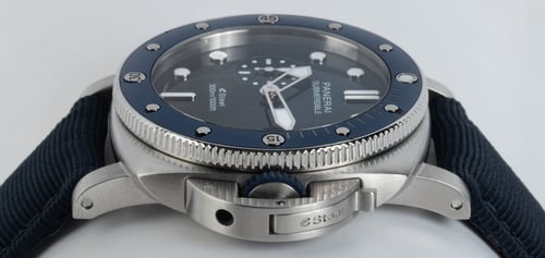 Crown Side Shot of Submersible Quarantaquattro Blu Profondo