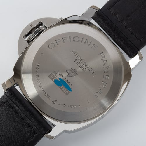 Caseback of Luminor Marina Blue Logo
