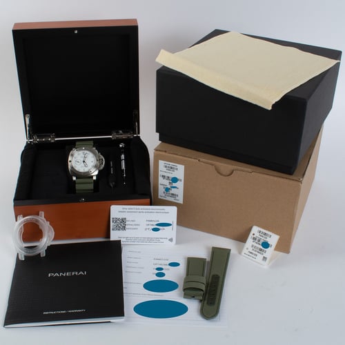 Box / Paper shot of Submersible QuarantaQuattro Bianco