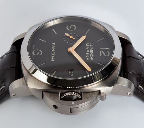 Crown Side Shot of Luminor 1950  3 Days