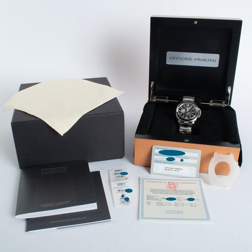 Box / Paper shot of Luminor Power Reserve