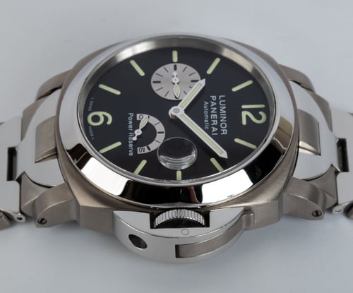 Crown Side Shot of Luminor Power Reserve