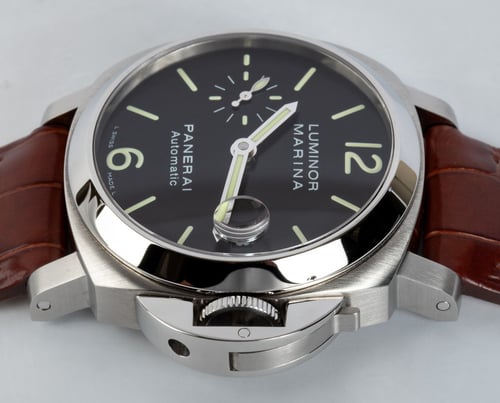 Crown Side Shot of Luminor Marina