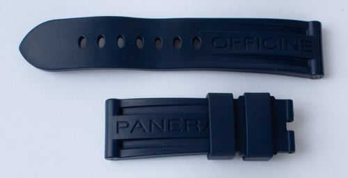 Open Clasp Shot of Luminor GMT