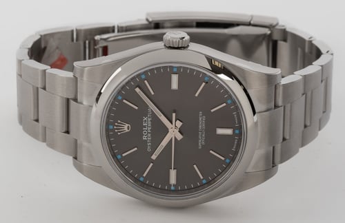 Front View of Oyster Perpetual 39