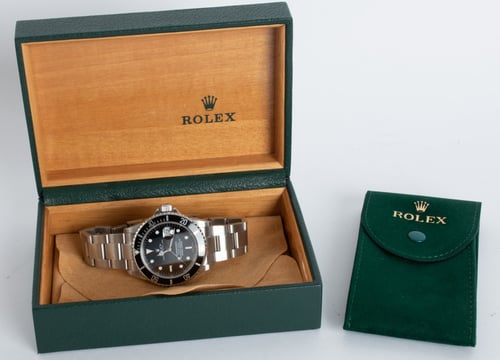 Box / Paper shot of Submariner Date