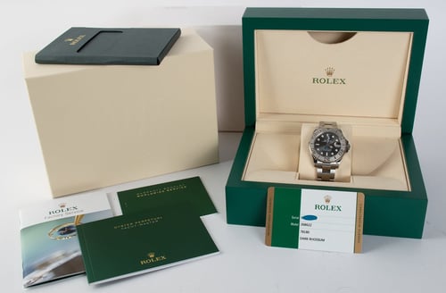Box / Paper shot of Yacht-Master 37