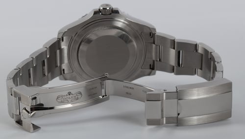 Open Clasp Shot of Yacht-Master 37