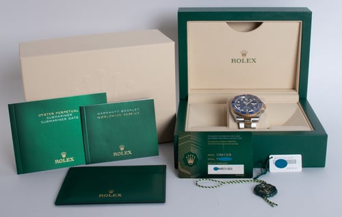 Box / Paper shot of Submariner Date 41