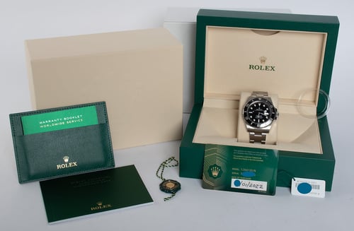 Box / Paper shot of Submariner Date 41
