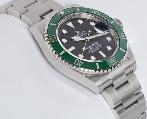 9' Side Shot of Submariner Date 41