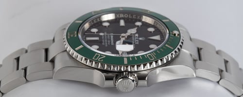 Crown Side Shot of Submariner Date 41