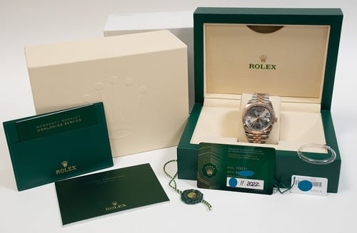 Box / Paper shot of Datejust 41 'Wimbledon'