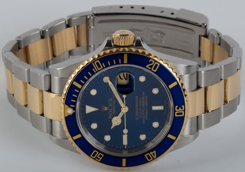 Front View of Submariner Date