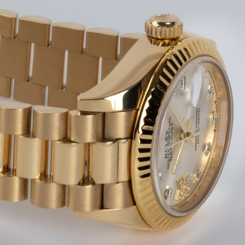 Dial Shot of Ladies Datejust President 28