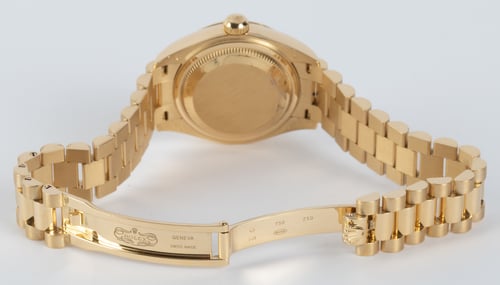 Open Clasp Shot of Ladies Datejust President 28
