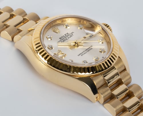 9' Side Shot of Ladies Datejust President 28