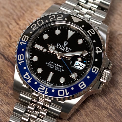 Stylied photo of  of GMT-Master II 'Batgirl'