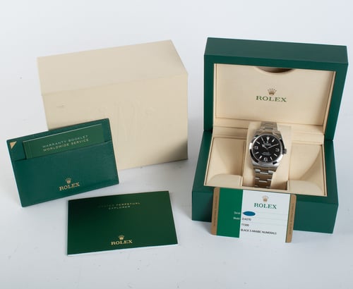 Box / Paper shot of Explorer 39MM 'Full Lume'