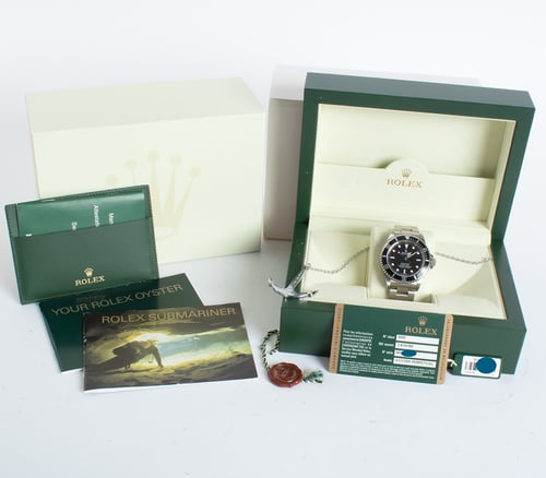 Box / Paper shot of Submariner '4 Lines'