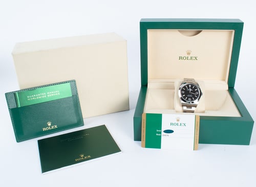 Box / Paper shot of Explorer 39MM 'Full Lume'
