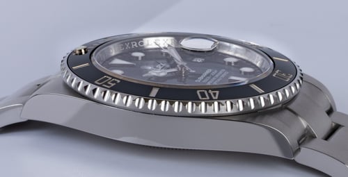9' Side Shot of Submariner Date 41