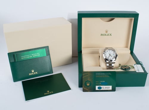 Box / Paper shot of Datejust 41