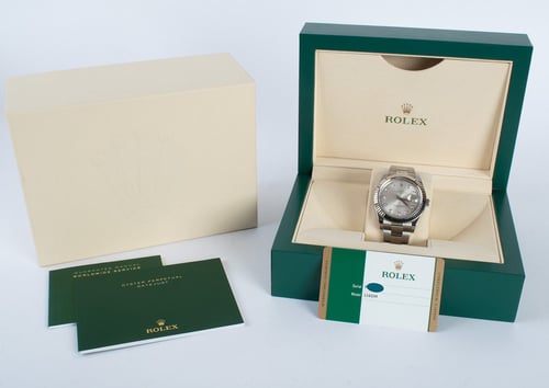 Box / Paper shot of Datejust II