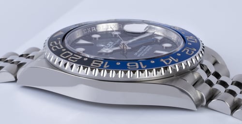 9' Side Shot of GMT-Master II 'Batgirl'