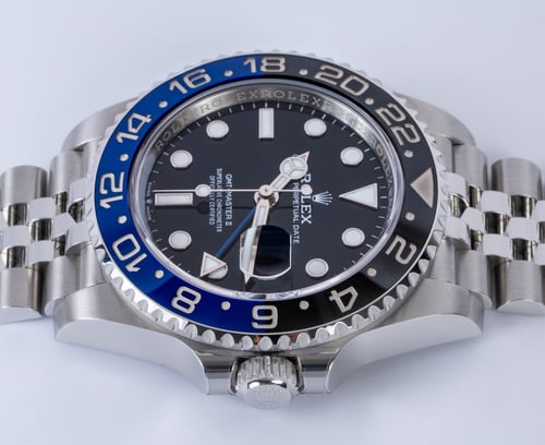 Crown Side Shot of GMT-Master II 'Batgirl'