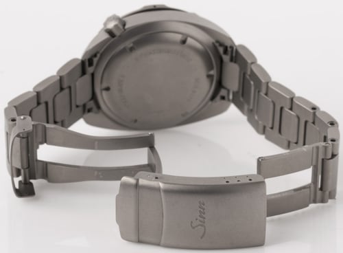 Open Clasp Shot of EZM 15