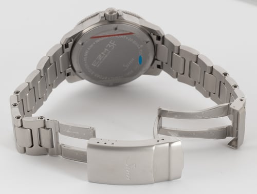 Open Clasp Shot of EZM 3 Flieger