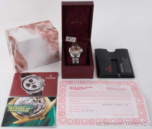 Box / Paper shot of Submariner 36MM