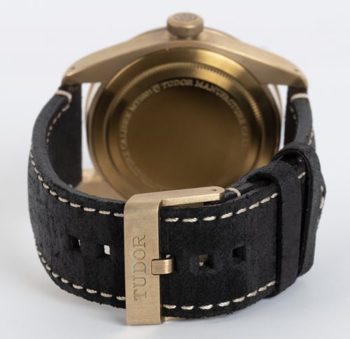 Rear / Band View of Black Bay Bronze