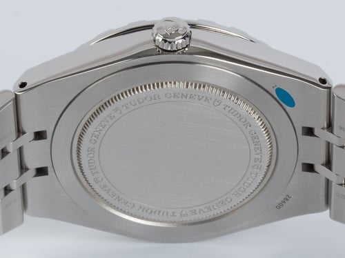 Caseback of Royal Day  DAte